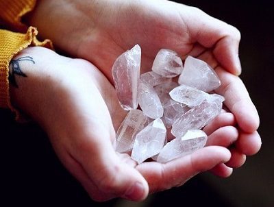 purification-et-rechargement-des-pierres-reiki