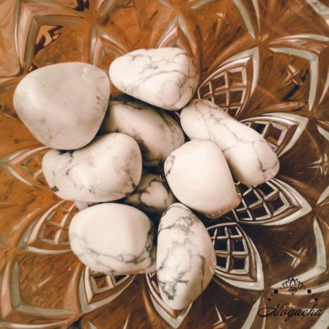 pierre-roulee-howlite