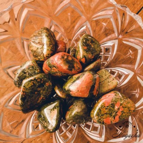 pierre-roulee-unakite
