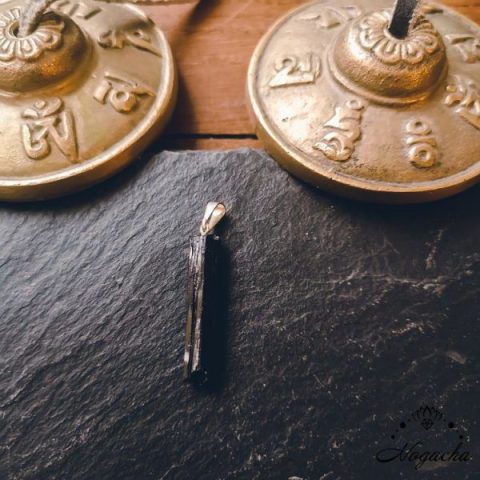 pendentif-tourmaline-pierre-roulee