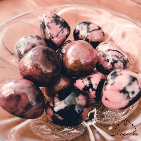 pierre-roulee-lyon-rhodonite