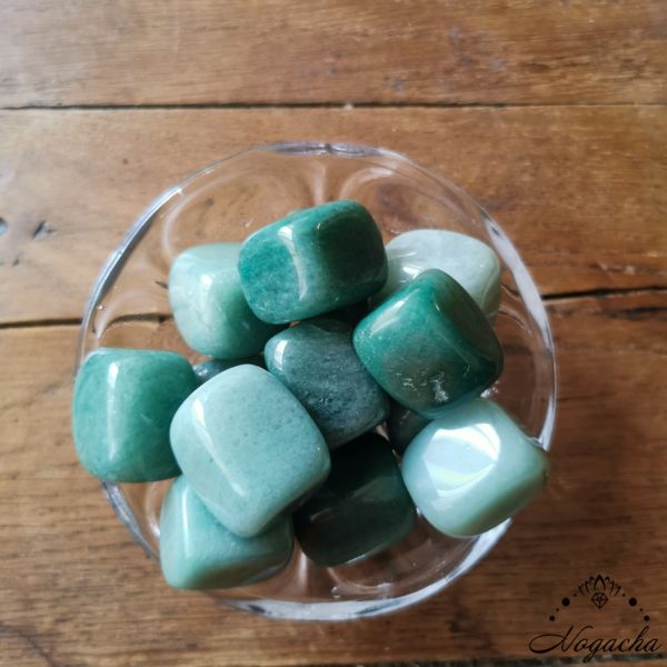 nogacha-pierre-roulee-aventurine-cube-600px nogacha-pierre-roulee-apatite-petit-galet-600px